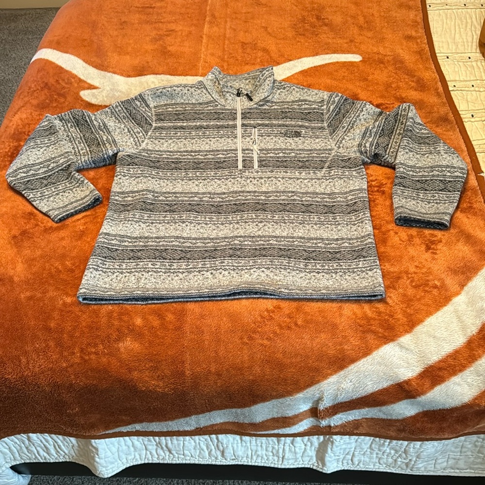 Men’s North Face quarter zip fleece pullover. XL/TG